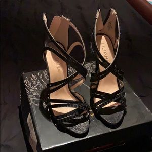 Lilliana size 8 spike healed fashion shoes
